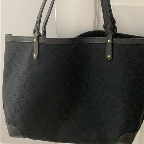 Gucci Handbags - Gucci Tote